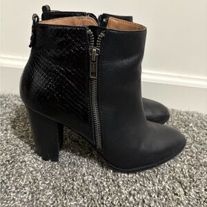 Nicole Leather Heeled Booties